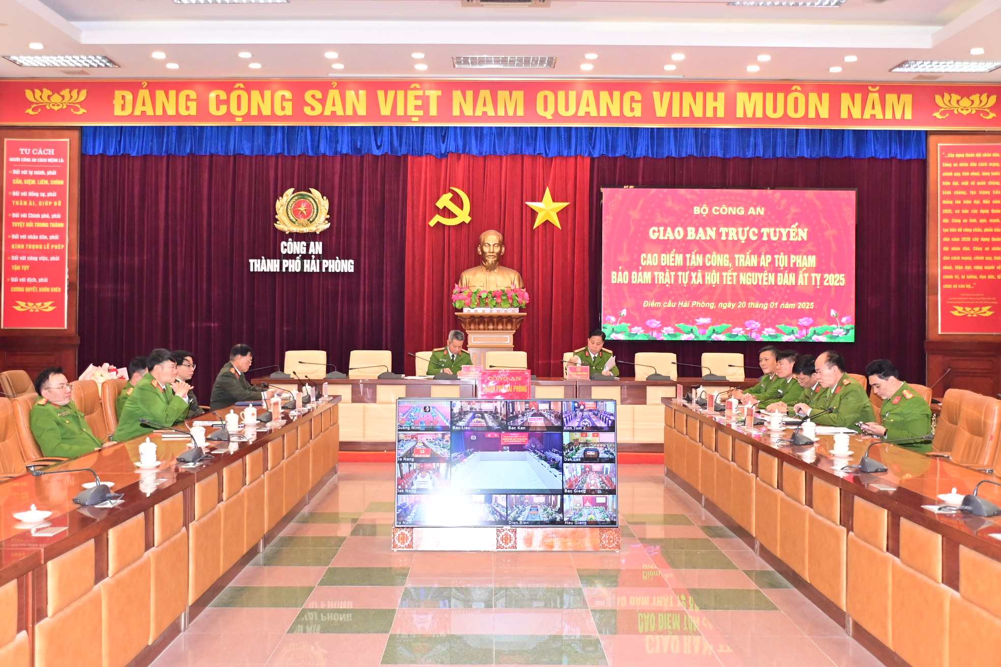 Tiếp tục triển khai quyết liệt cao điểm tấn công, trấn áp tội phạm, bảo đảm trật tự xã hội Tết Nguyên đán Ất Tỵ 2025